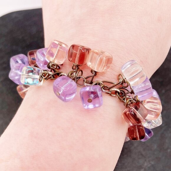VINTAGE Purple and AB clear acrylic cube charm dangle bracelet ~ Cha-cha jewelry - Picture 2 of 9